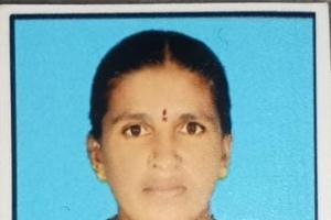 మీటరే లేదు.. కరపత్రం అందజేత.