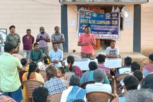 ట్రాఫిక్ నియమాలపై అవగాహన కార్యక్రమం - సీఐ రాజు వర్మ 