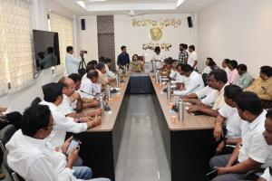 రేపటి సీఎం రేవంత్ రెడ్డి పాలేరు నియోజకవర్గ పర్యటనను జయప్రదం చేయండి : తుంబూరు దయాకర్ రెడ్డి పిలుపు