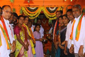 ఘనంగా వేములలో శివాంజనేయ స్వామి బ్రహ్మోత్సవాలు బండలాగుడు పోటీల్లో విజేతకు రూ.1,10,116 నగదు బహుమతి