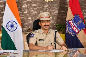 నిజామాబాద్ పోలీస్ కమిషనరేట్ ఆధ్వర్యంలో పోలీస్  కానిస్టేబుల్ / సబ్ - ఇన్స్పెక్టర్ పోస్టులకు ఉచిత శిక్షణ