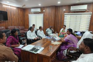 క్లాక్‌టవర్ జంక్షన్ అభివృద్ధి పనులను వరల్డ్ బ్యాంక్ బృందంతో కలిసి పరిశీలించిన మేయర్