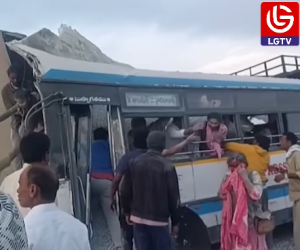 రంగారెడ్డి జిల్లాలో ఘోర రోడ్డు ప్రమాదం : 21 మంది మృతి