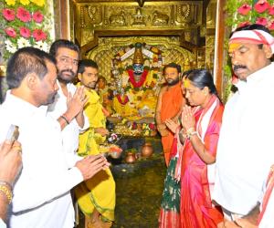 ఐనవోలు శ్రీ మల్లికార్జున స్వామి ని దర్శించుకున్న మంత్రి  సురేఖ, ఎమ్మెల్యే నాగరాజు ..