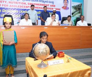 స్నేహ సంఘాల ఆధ్వర్యంలో మాక్ పార్లమెంట్ నిర్వహణ