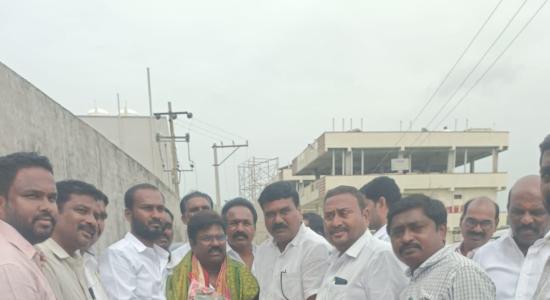 అమెరికా పర్యటన ముగించుకుని స్వదేశానికి చేరుకున్న డా.రసమయి బాలకిషన్‌కు ఘన స్వాగతం