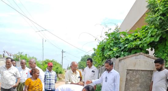 పేరుపల్లికి అభివృద్ధి బాటలు.. ఎంపీ నిధులతో సీసీ రోడ్డు