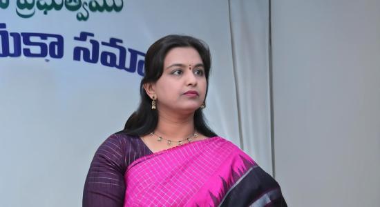 మట్టి గణపతిని పూజిద్దాం ప్రకృతిని కాపాడుకుందాం