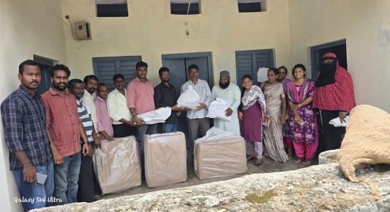 వాజేడు మండలం లోని వివిధ పాఠశాలలకు బూట్లు, బెల్ట్స్,బ్యాగ్స్ అందించిన ఎం.ఈ.ఓ వెంకటేశ్వర్లు.                .  